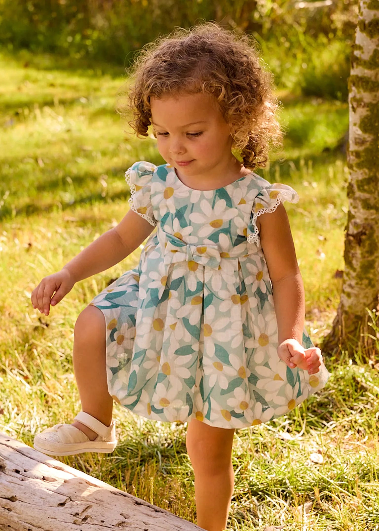 Vestido Estampado Flores Verde Mayoral modelo