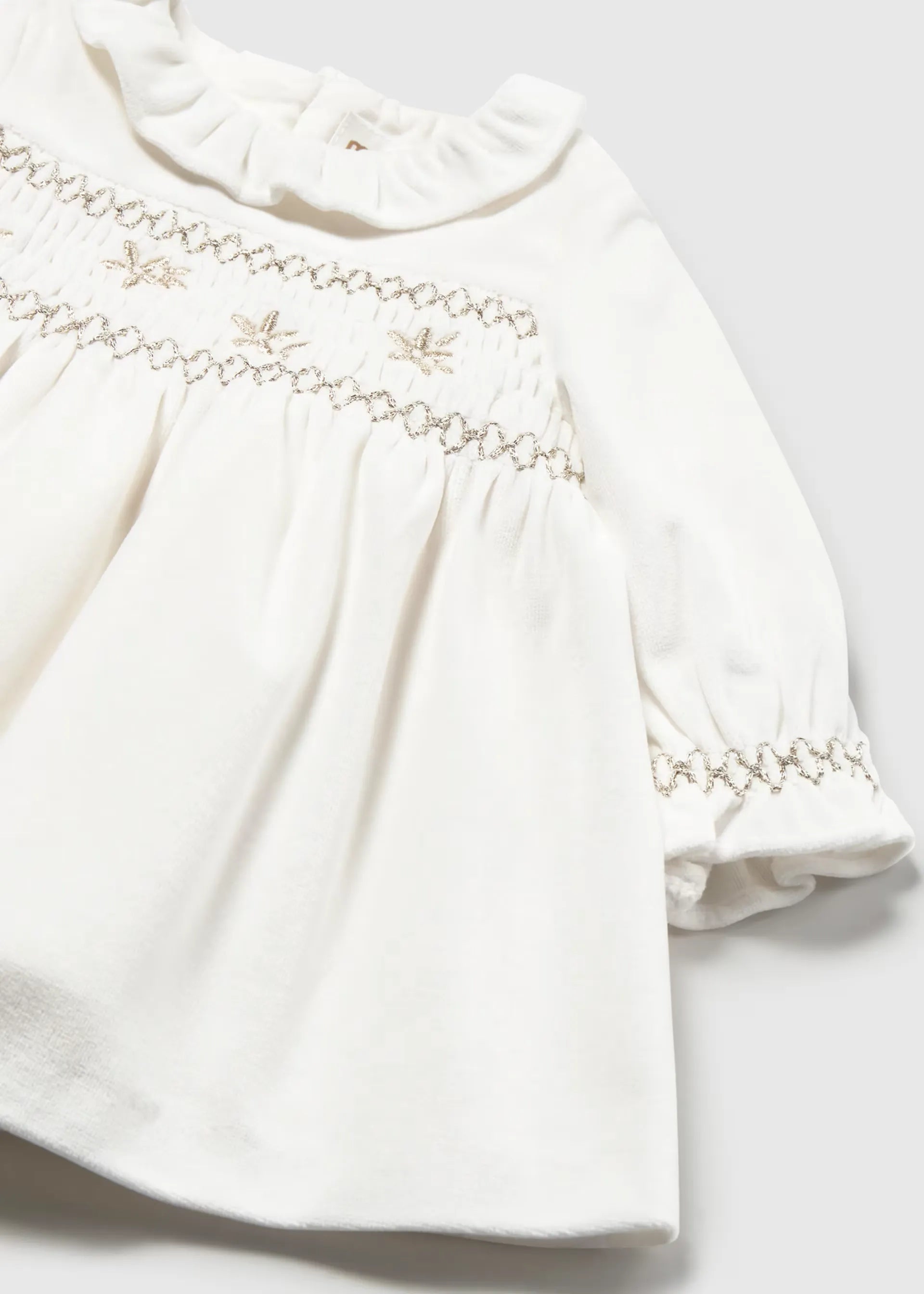 Vestido Terciopelo Resortado Blanco Mayoral Detalle