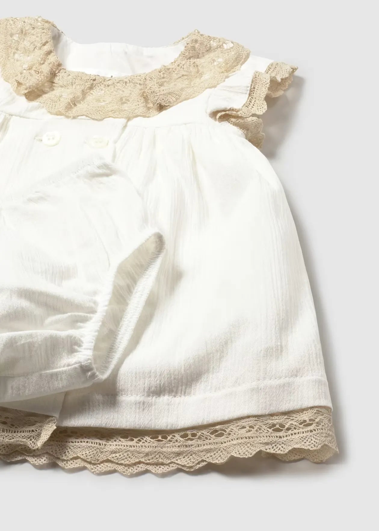 Vestido Ceremonia Encaje Nata Mayoral detalle