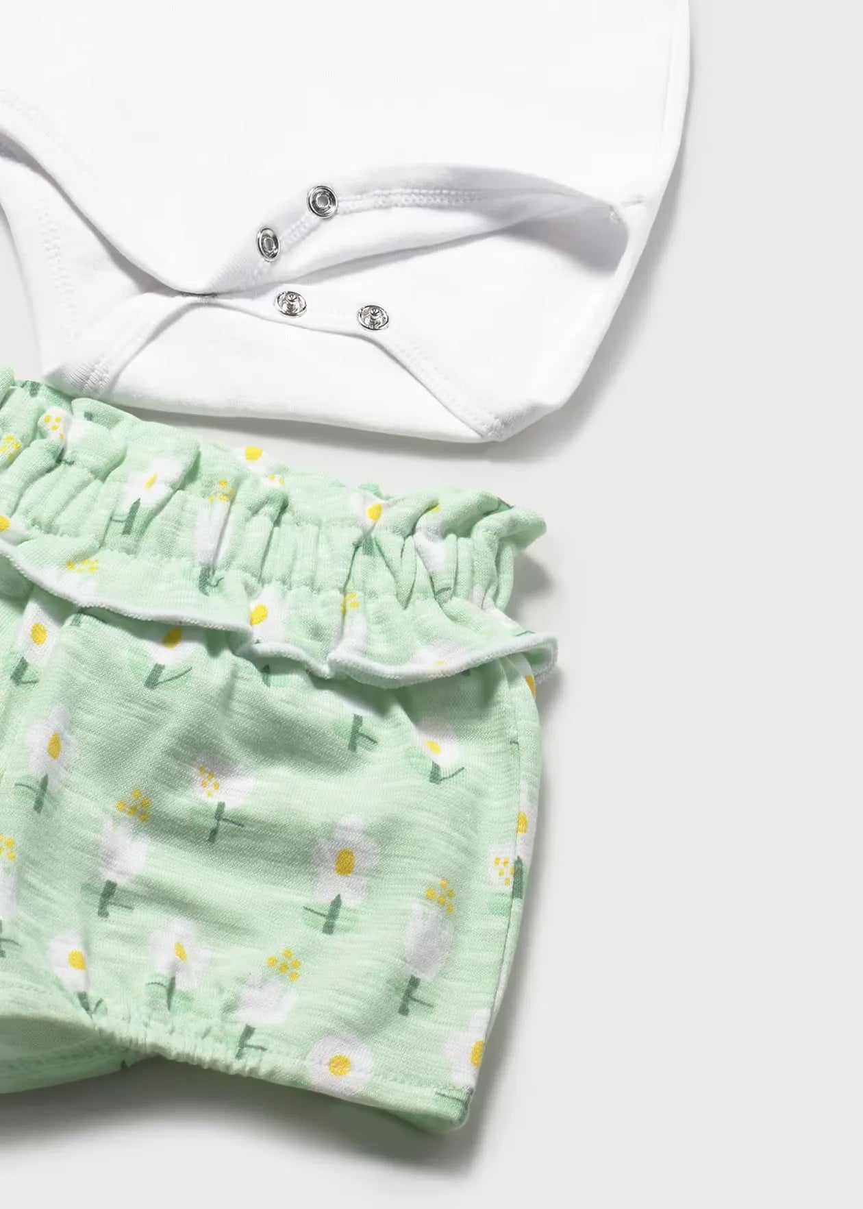Conjunto Short y Body Cuello Estampado Flores Mayoral detalle
