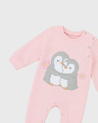 Primer Día Bordado Pingüino Flor Rosa detalle 