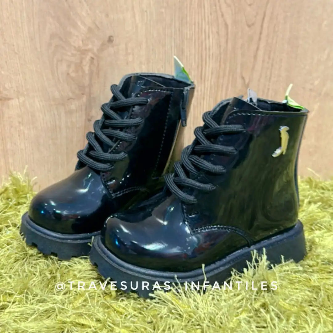 Botas Eliston Charol Negro Diseño