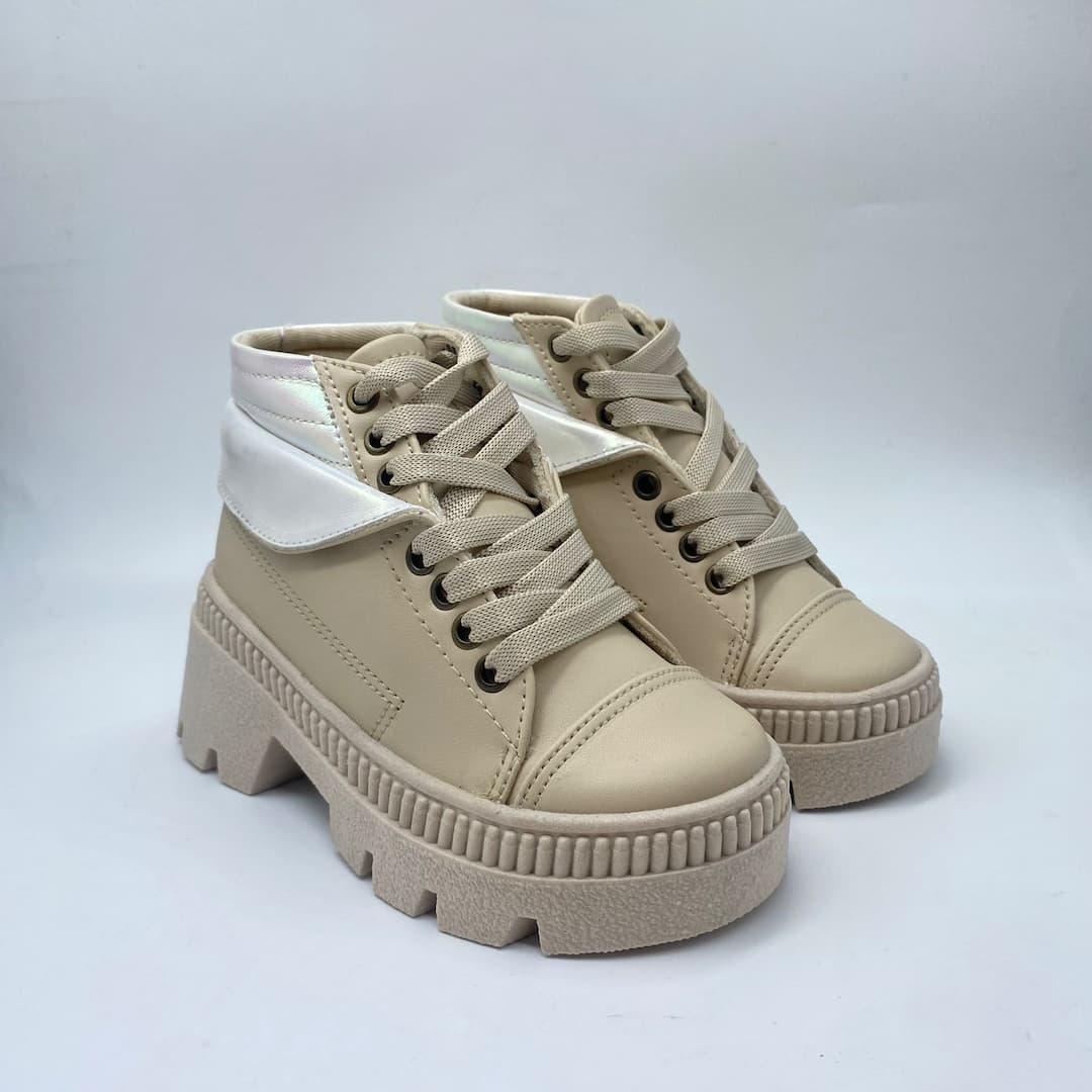 Botas Cordones Beige