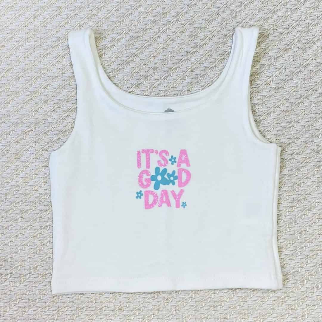 Conjunto Short y Camisa Estampado Flores detalle blusa