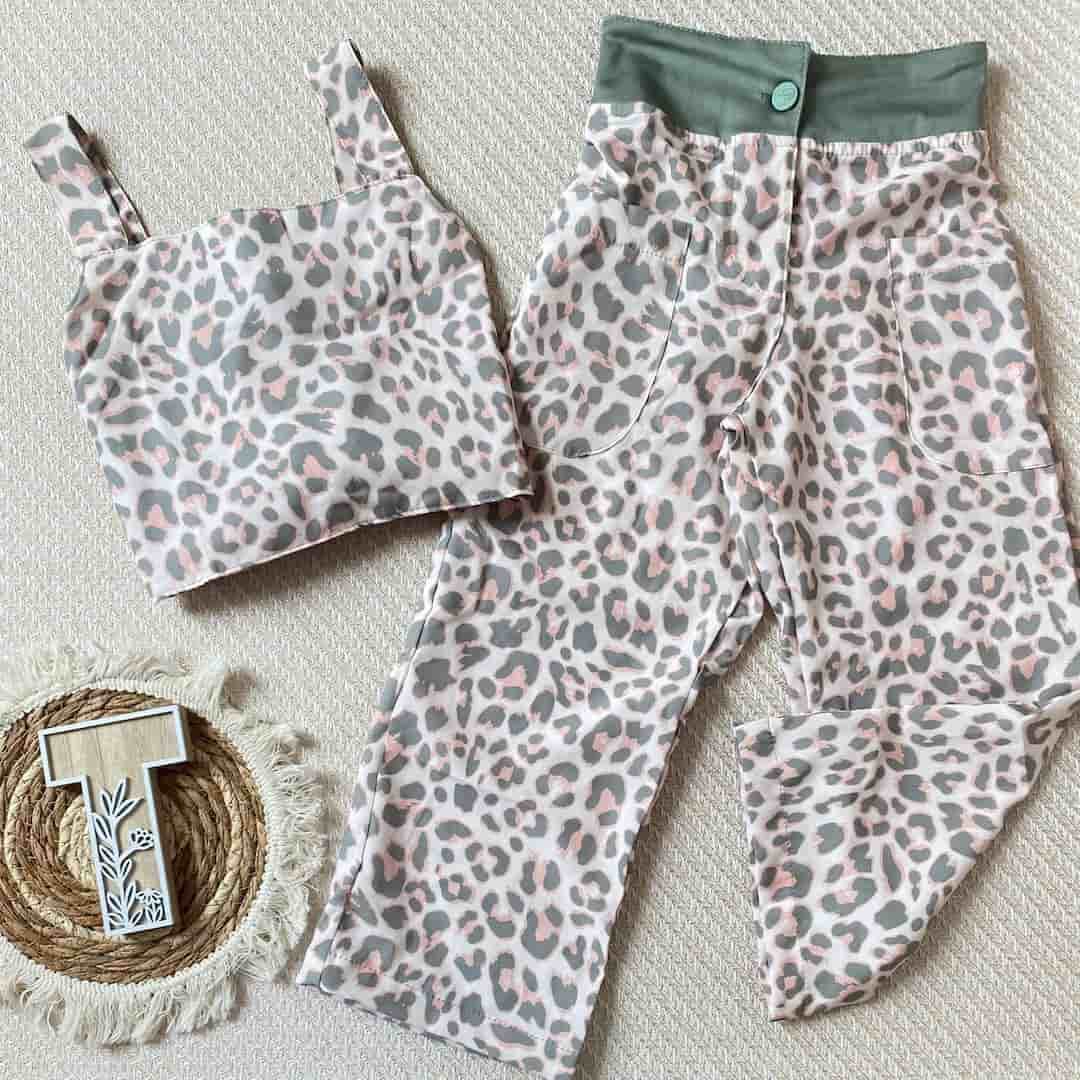 Conjunto Niña Pantalon Animal Print verde