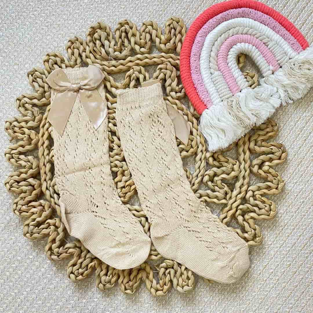 Medias Española Moño Beige