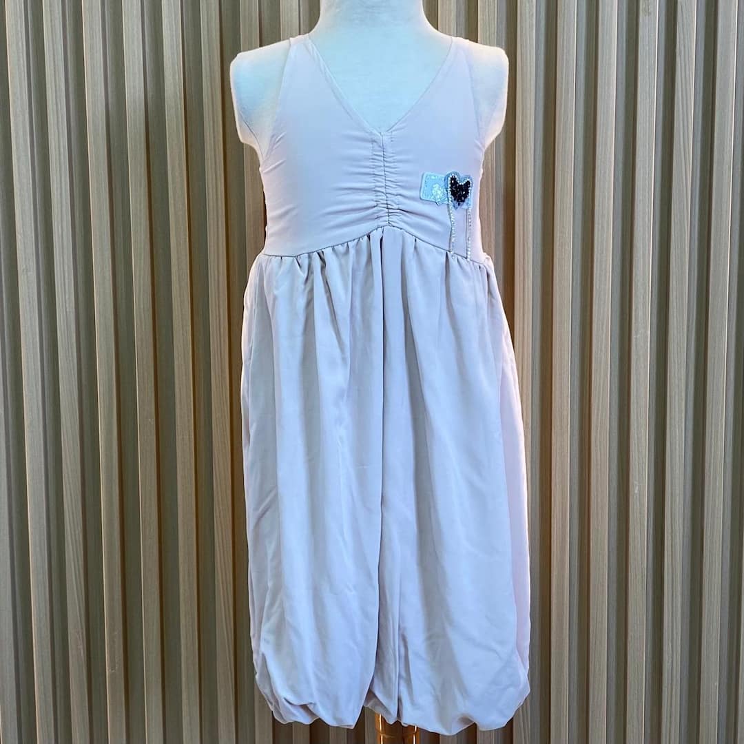 Vestido Globo Detalle Corazon Beige