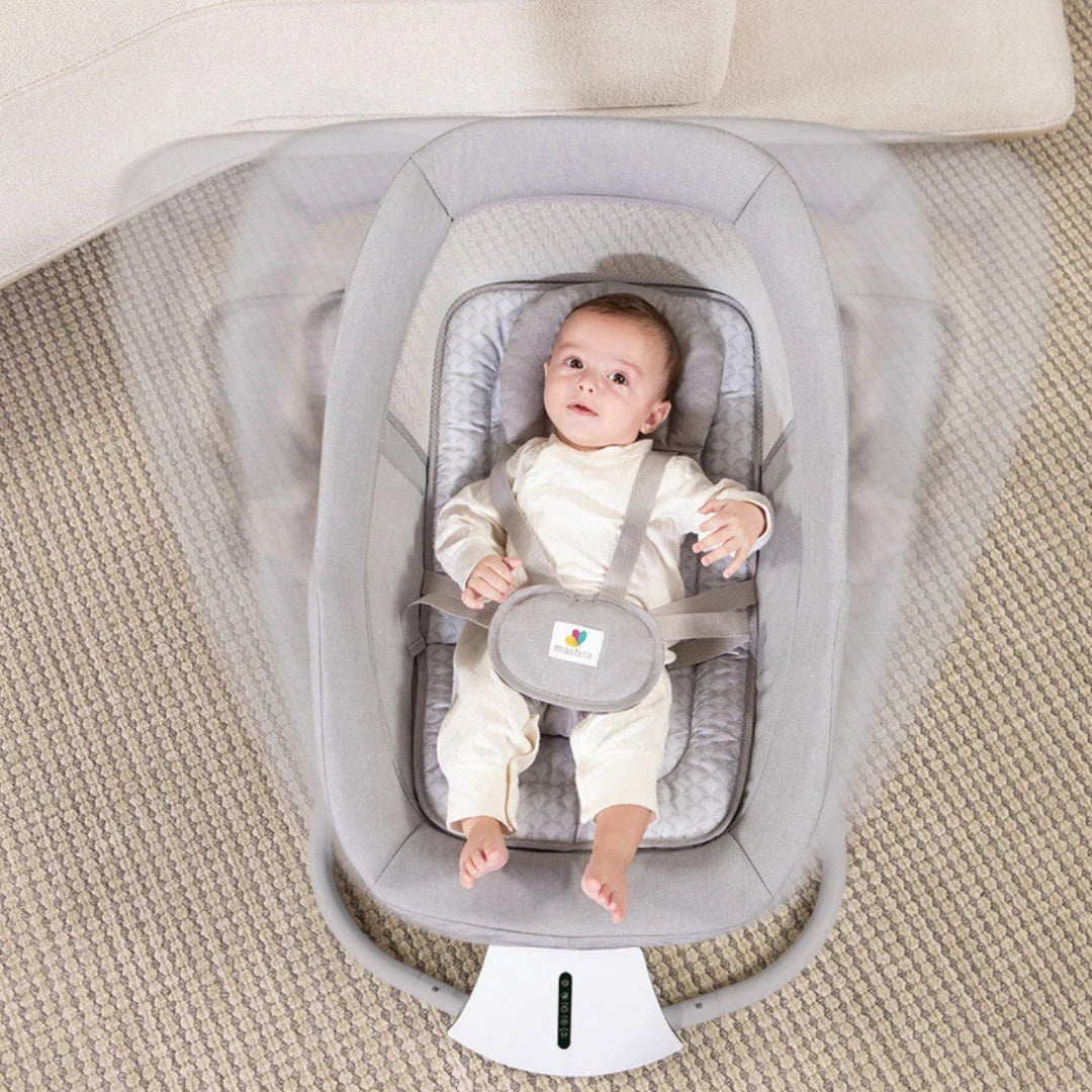 Silla Mecedora Electrónica 3 en 1 Aura Deluxe Bassinet Gris Blanco Mastela detalle