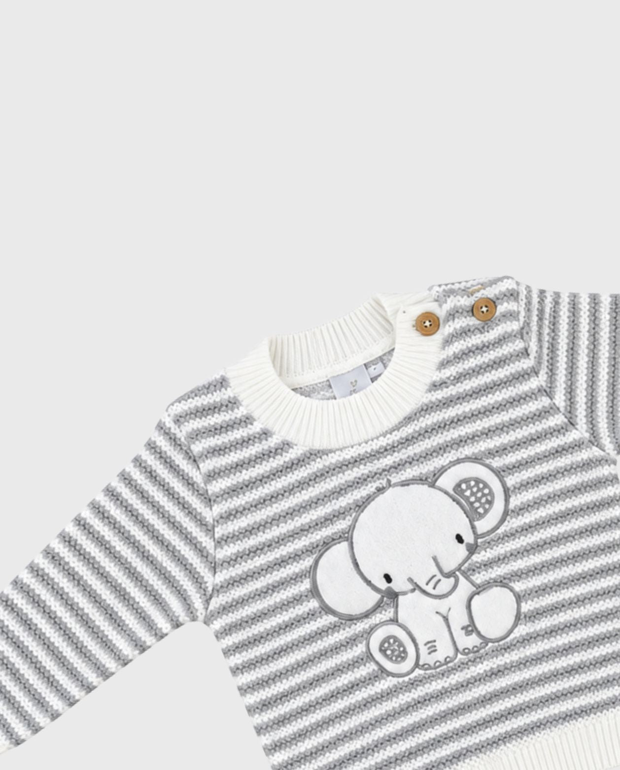 Set Primer Día Bordado Elefante Blanco detalle