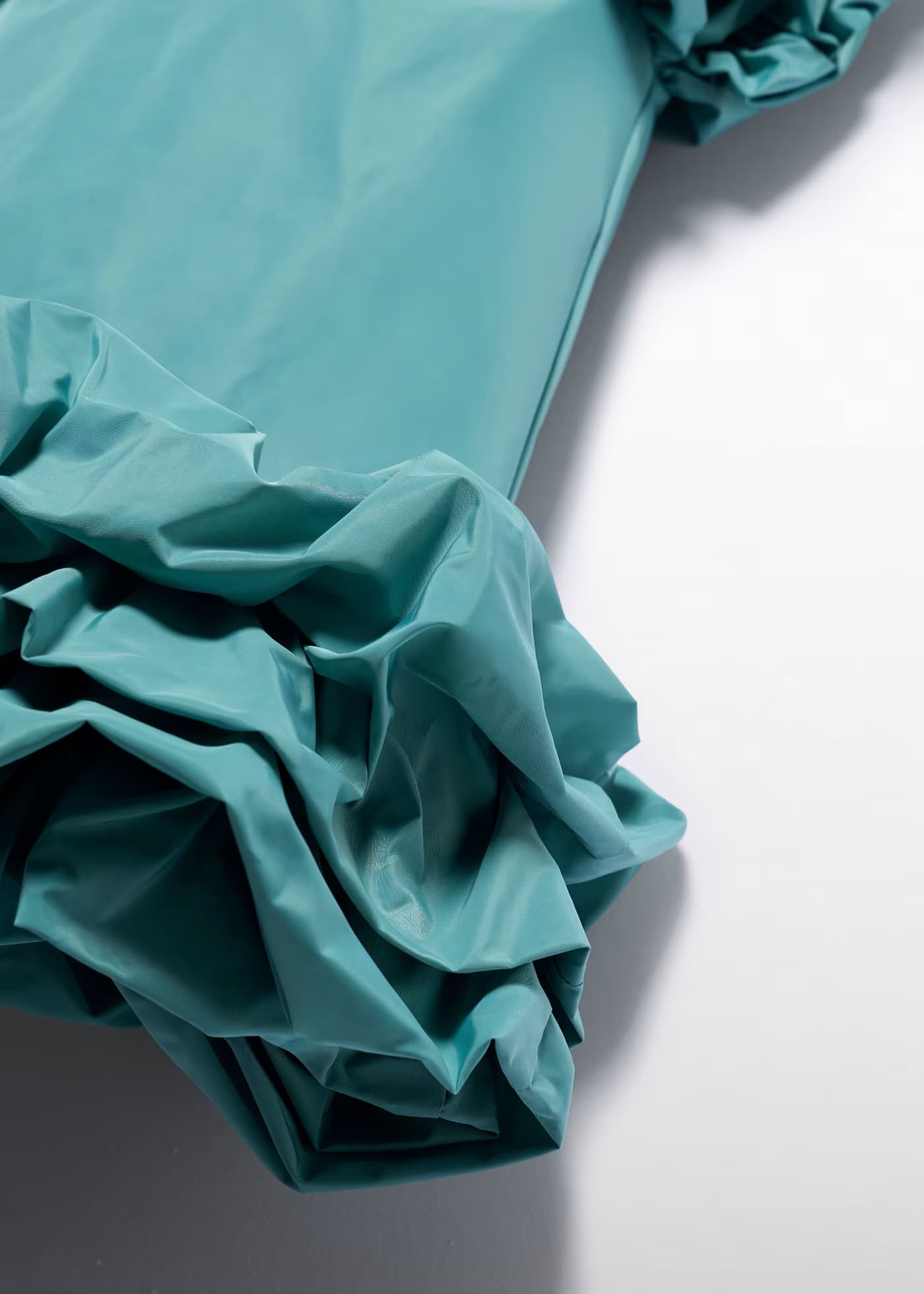 Vestido Tafetán Nube Agua Azul Abel & Lula Detalle