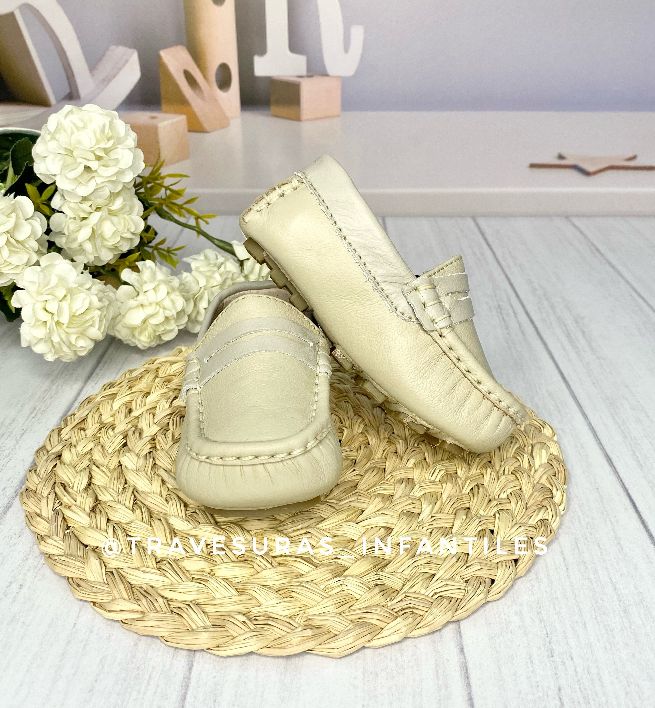 Mocasines Para Niño Beige Diseño